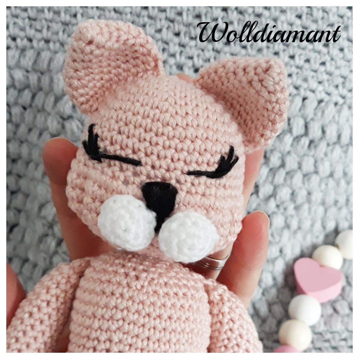 Blog-Inhaltsbild für 'Katze Rosie, kostenlose Häkelanleitung'